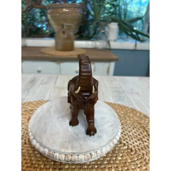 Vintage hand carved elephant with tusks. - Picture 2 of 7